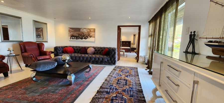 To Let 4 Bedroom Property for Rent in Glencairn Heights Western Cape